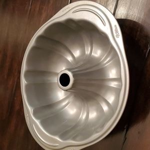 Wilton bunt pan
